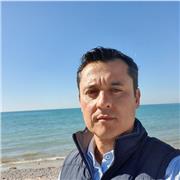 Soy profesor de un colegio público de Educación Primaria desde hace 23 años y tengo una dilatada experiencia en trabajar con alumnos pues imparto todas las asignaturas troncales: Matemáticas,Castellano,Ciencias,Historia,etc. También estoy preparado para i